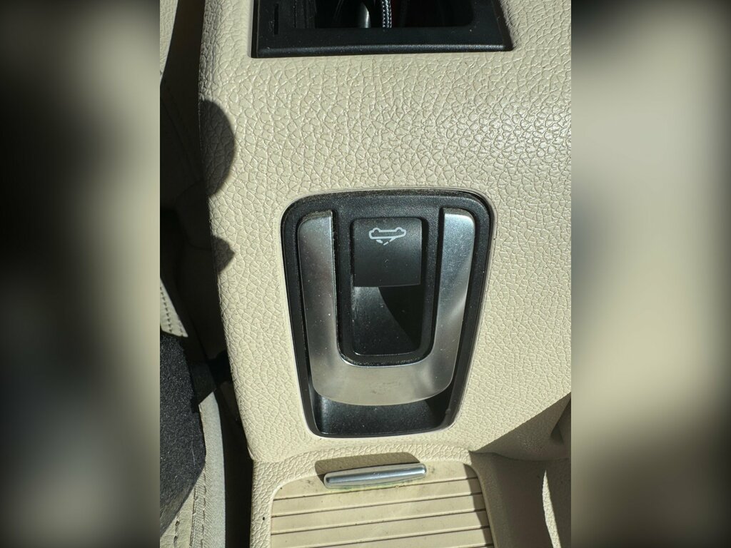 Volkswagen EOS Convertible White #25