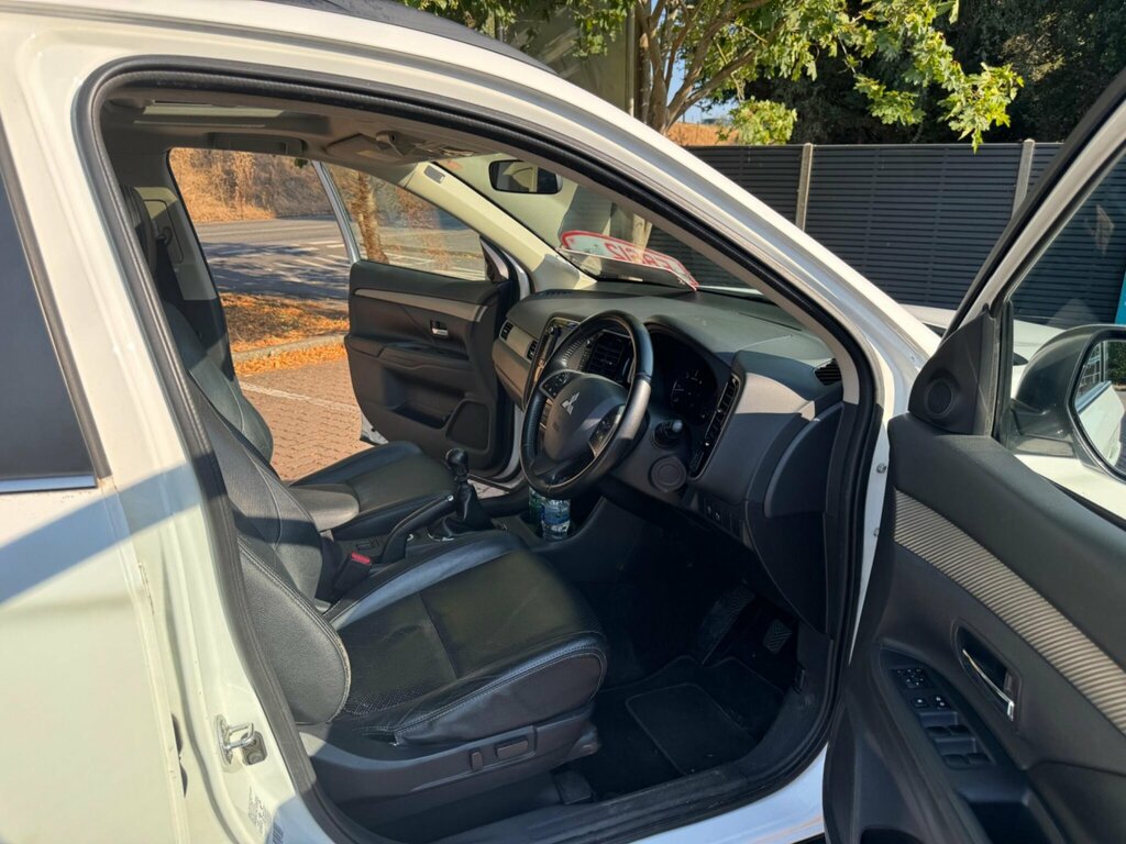 Mitsubishi Outlander Outlander Gx 4 Di-d Black #9
