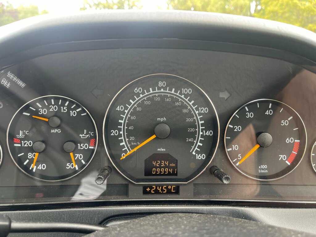 Mercedes-Benz SL Class 500 Hand Rive, Panoramic Silver #36