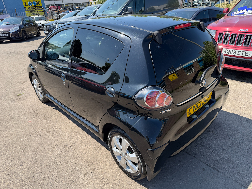 Toyota Aygo Vvt-i Move With Style Black #4