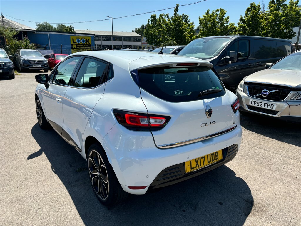Renault Clio Dynamique S Nav Dci White #4