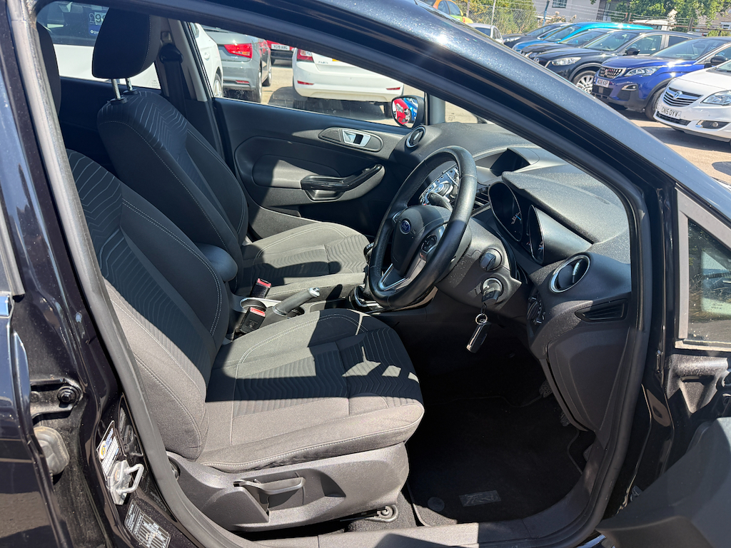 Ford Fiesta Titanium Black #6