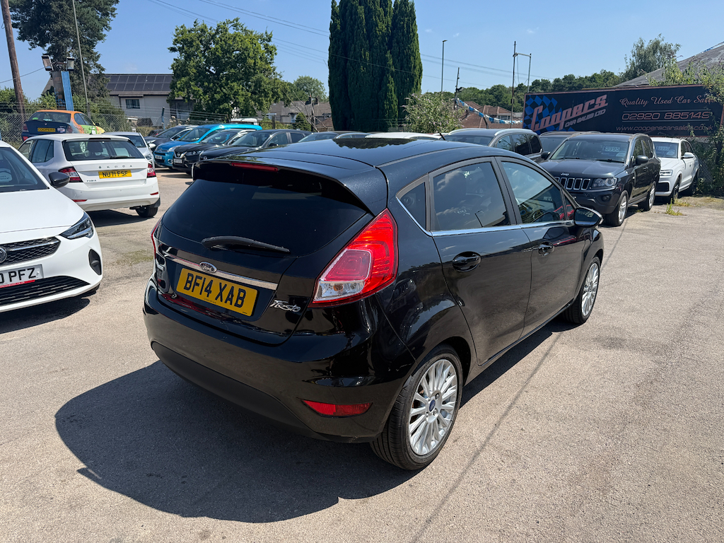 Ford Fiesta Titanium Black #5