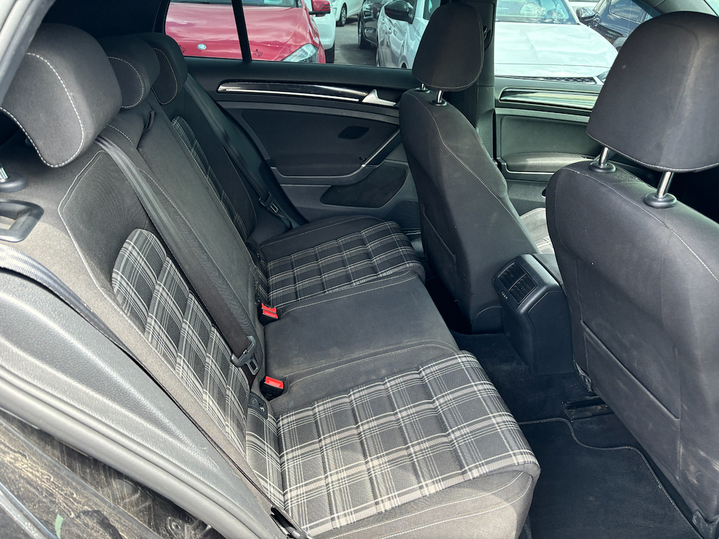 Volkswagen Golf 1.6L Match White #8