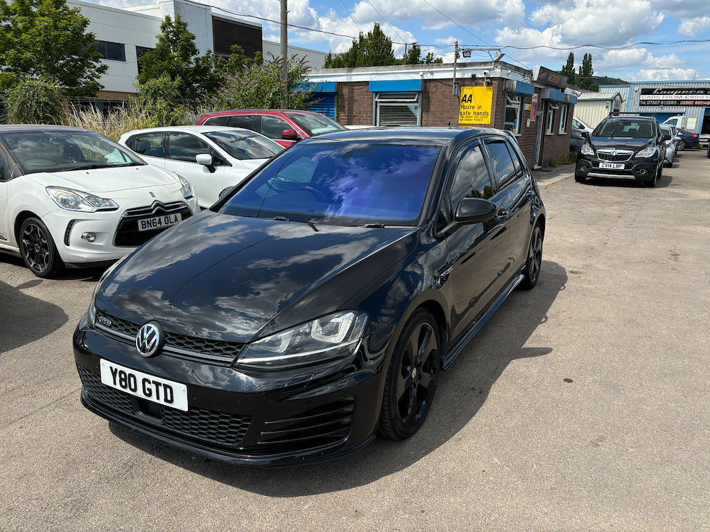 Volkswagen Golf 1.6L Match White #3