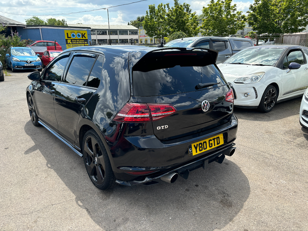 Volkswagen Golf 1.6L Match White #4