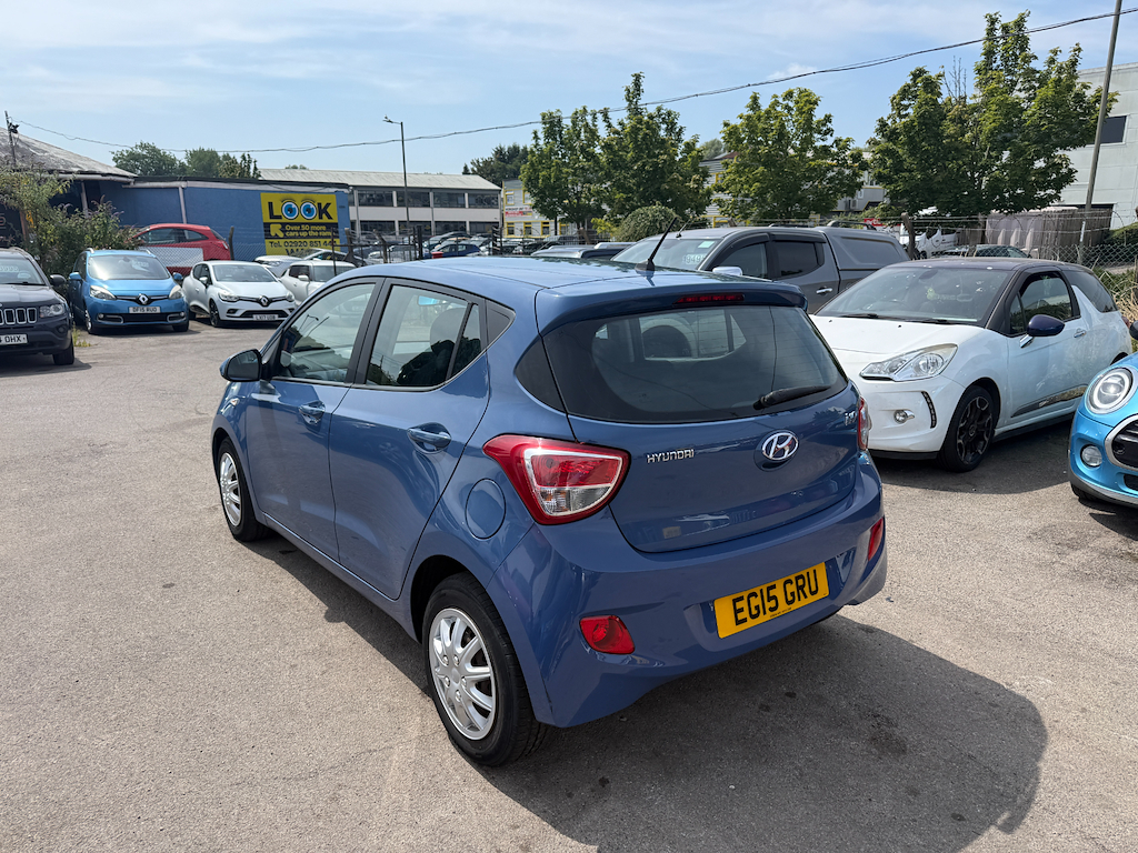 Hyundai I10 I10 White #1