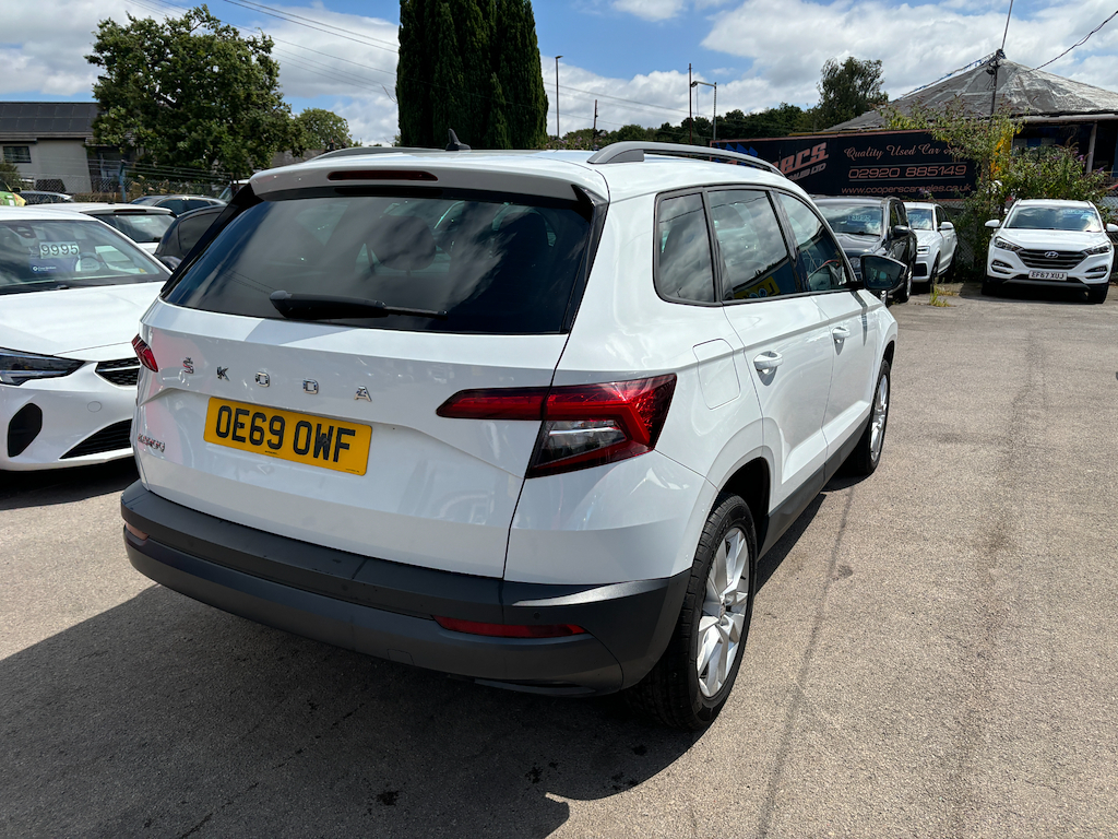 Skoda Karoq Se Technology Tsi White #5