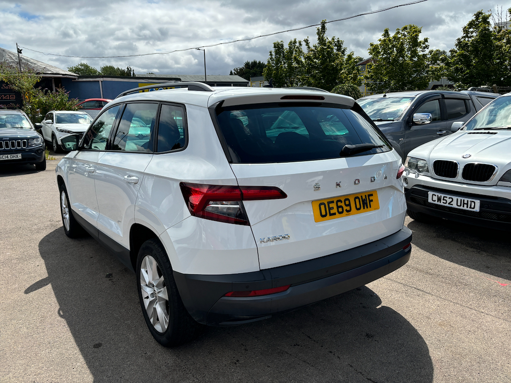 Skoda Karoq Se Technology Tsi White #3
