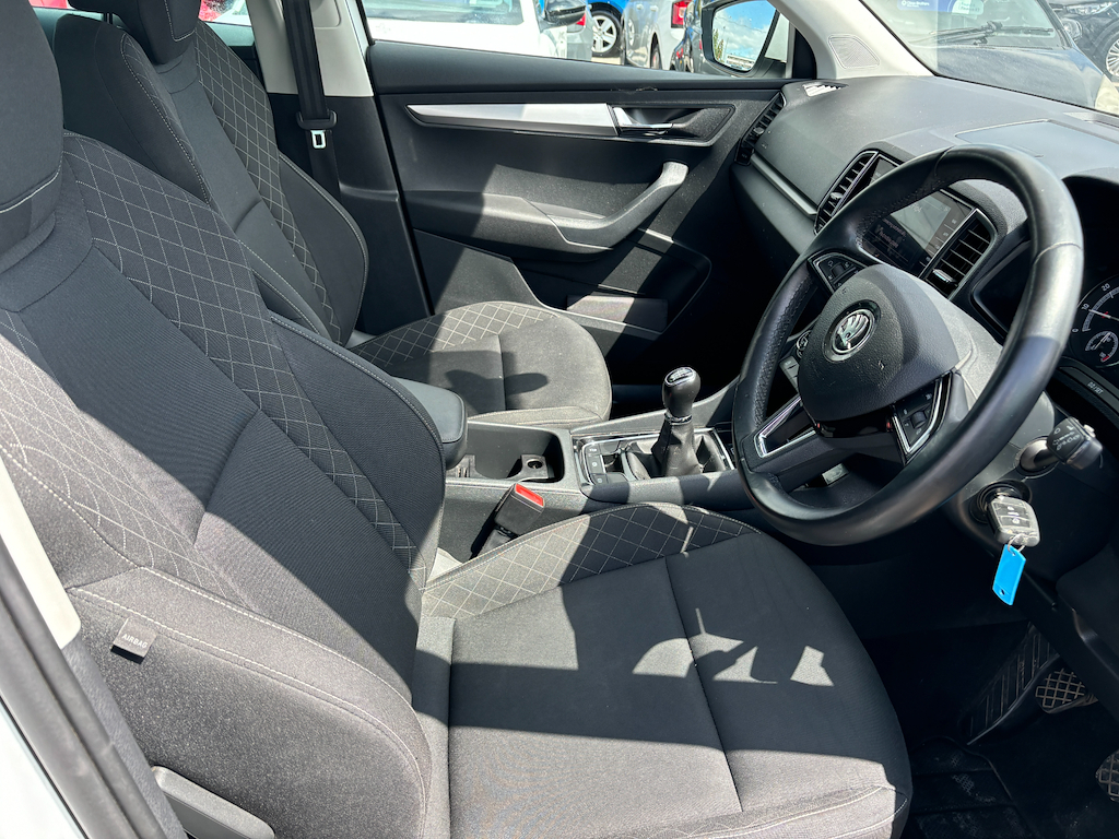 Skoda Karoq Se Technology Tsi White #6