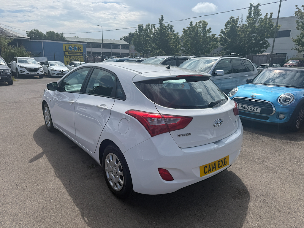 Hyundai I30 Classic White #4
