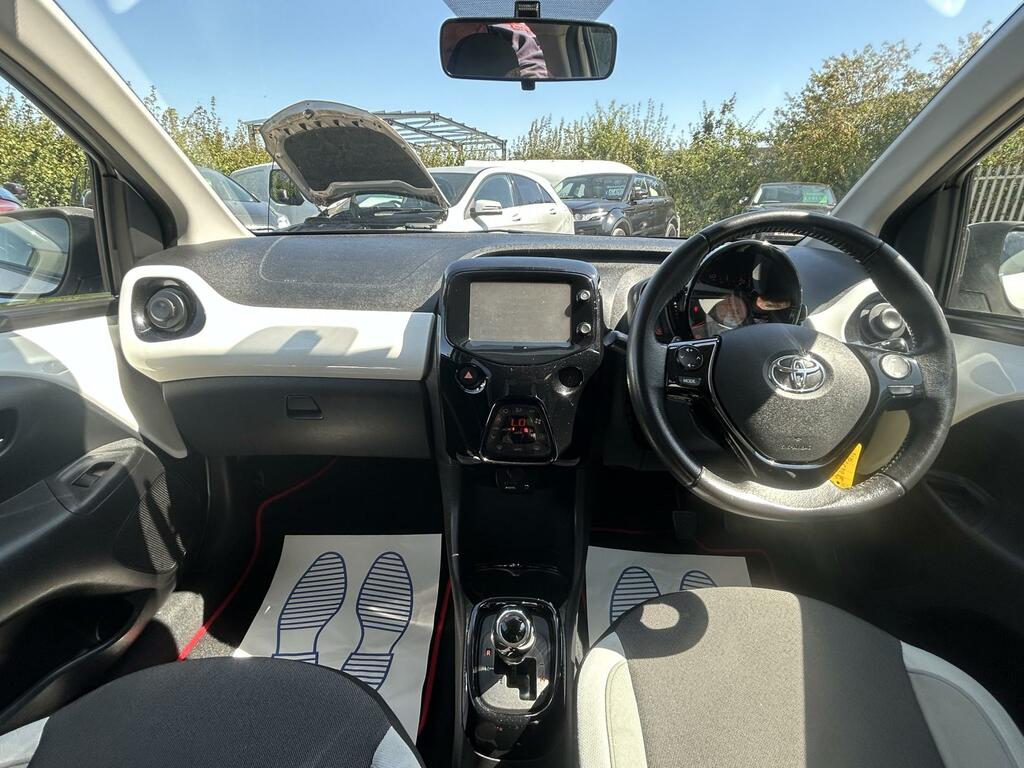 Toyota Aygo X X-press White #13