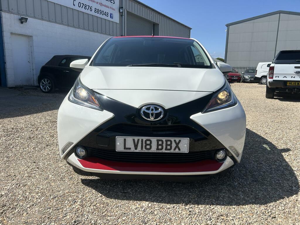 Toyota Aygo X X-press White #3