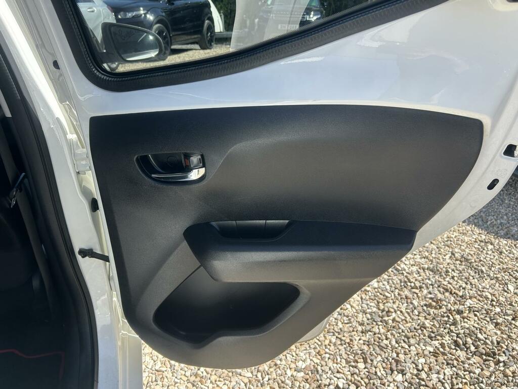Toyota Aygo X X-press White #14