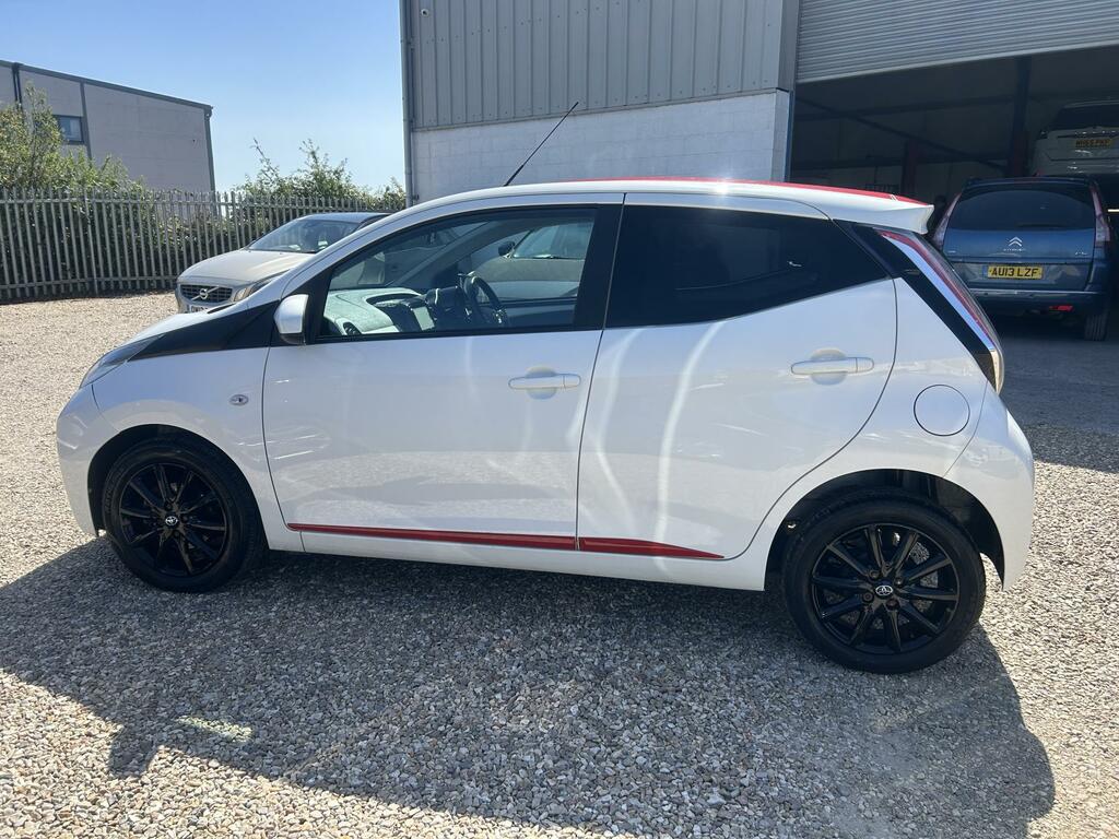 Toyota Aygo X X-press White #9