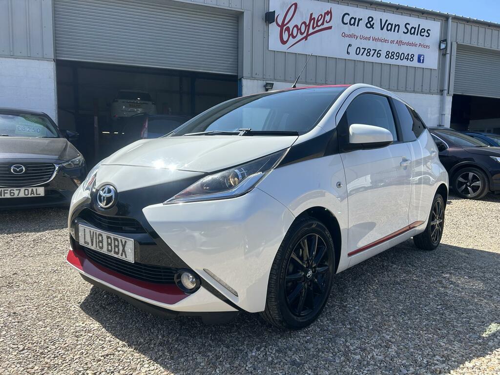 Toyota Aygo X X-press White #2