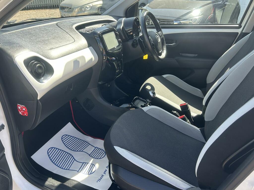 Toyota Aygo X X-press White #18