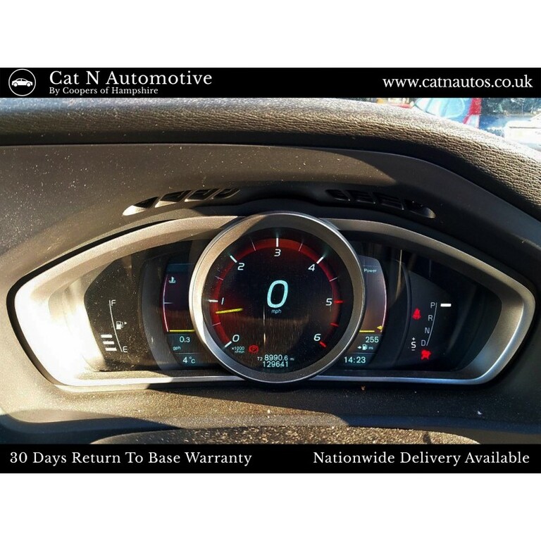Volvo V40 Hatchback 1.6 D2 Se Nav Euro 5 Ss 201262 Black #1