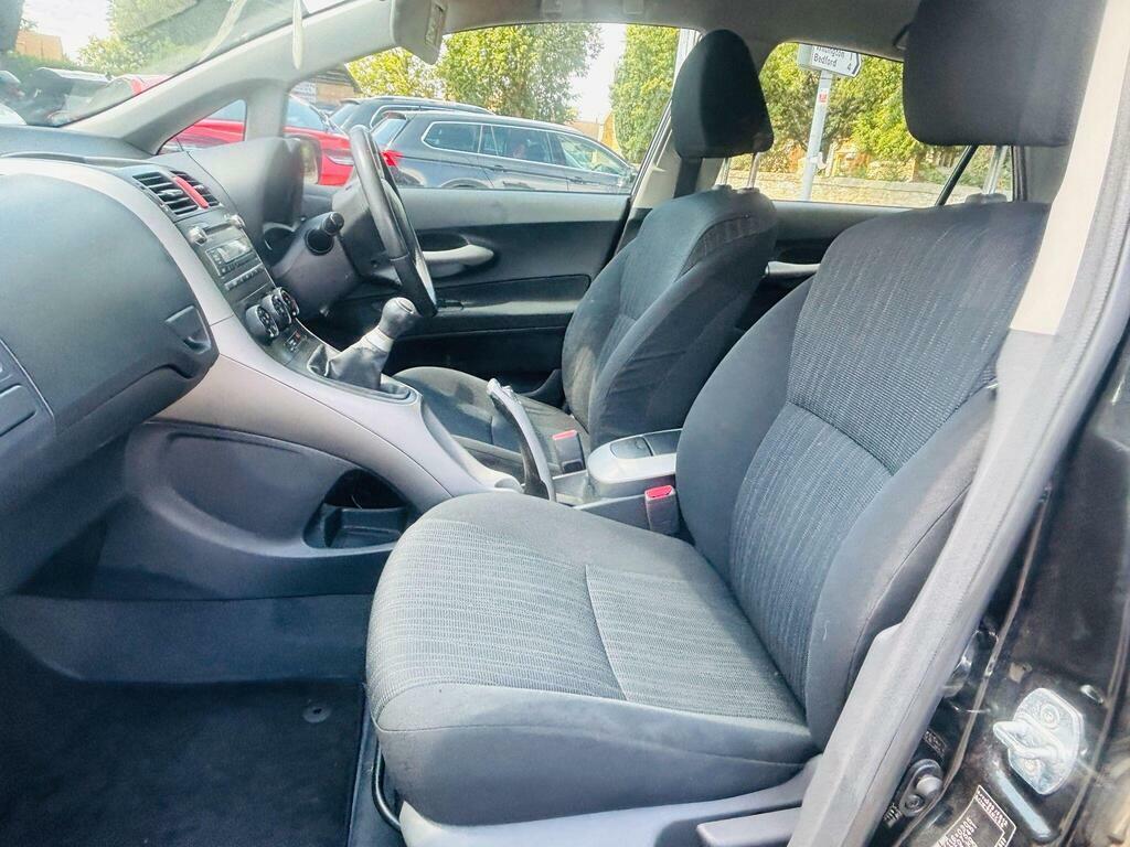 Toyota Auris Sr Black #13