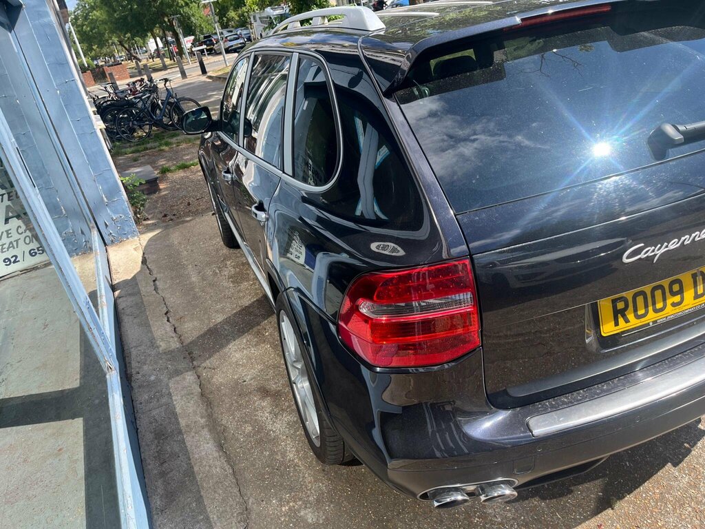 Porsche Cayenne Black #13