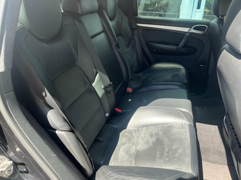 Porsche Cayenne Black #11