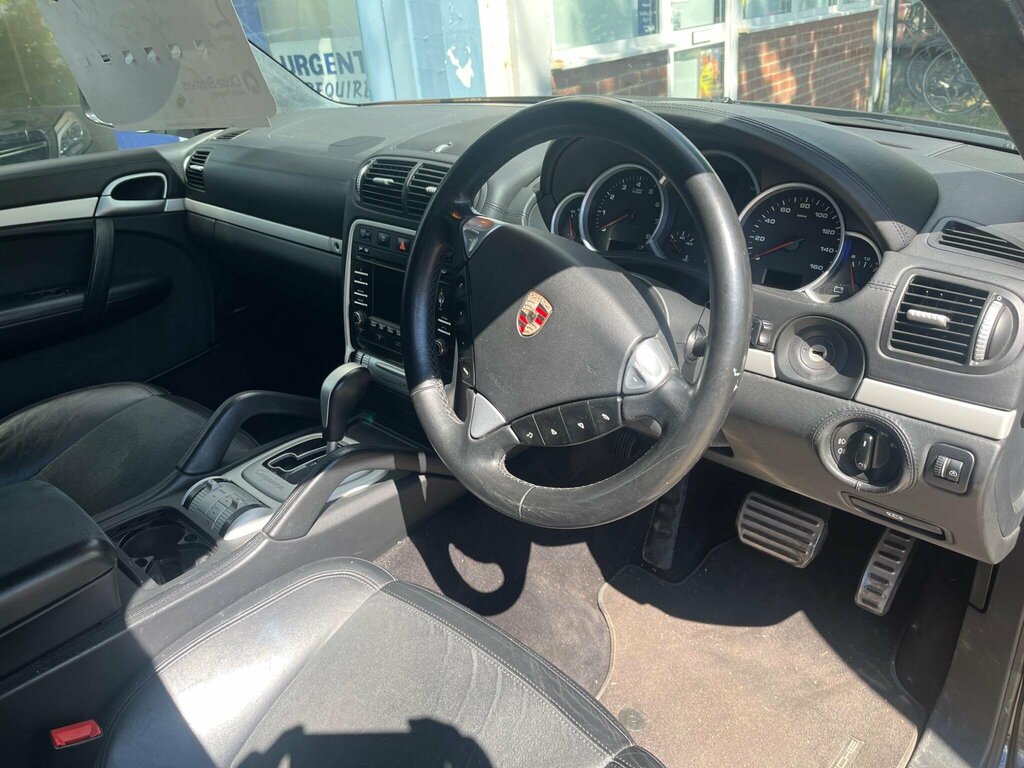 Porsche Cayenne 4.8 Gts Tiptronic S Awd Black #6