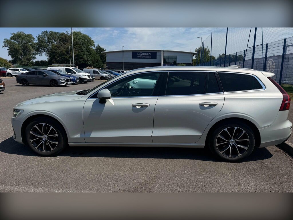 Volvo V60 2.0 D4 Momentum Euro 6 Ss FG19HYV Gold #4