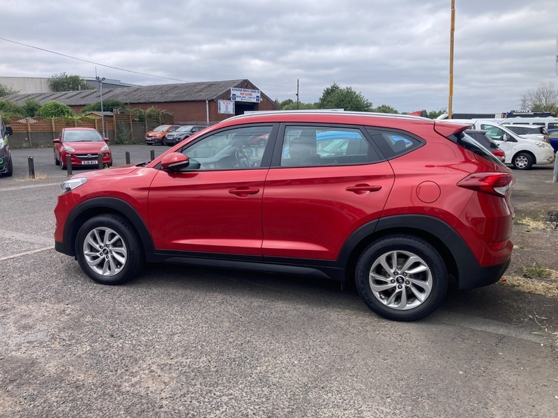 Hyundai Tucson 1.7 Crdi Blue Drive MT16DKY Red #2
