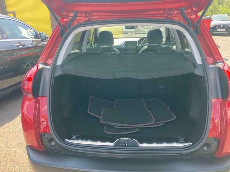 Peugeot 2008 1.2 Puretech Gpf Gt Red #4
