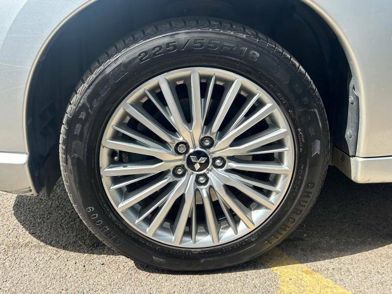 Mitsubishi Outlander 2.4 Phev Design 222 Bhp Grey #24