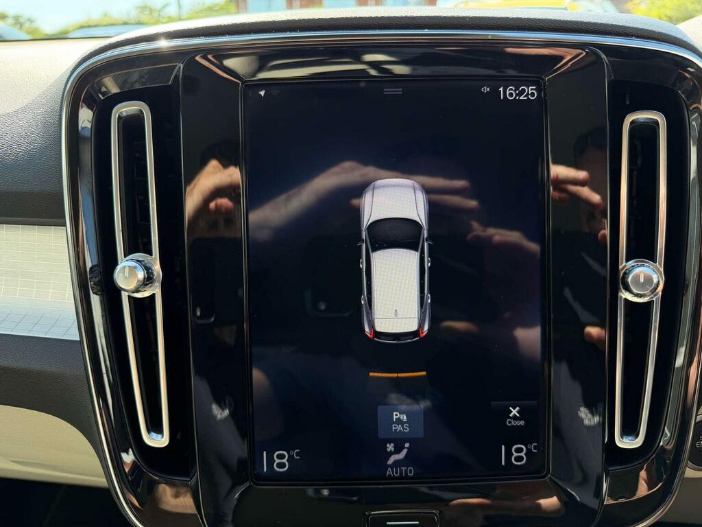 Volvo XC40 2.0 T4 Momentum Awd Geartronic Red #11