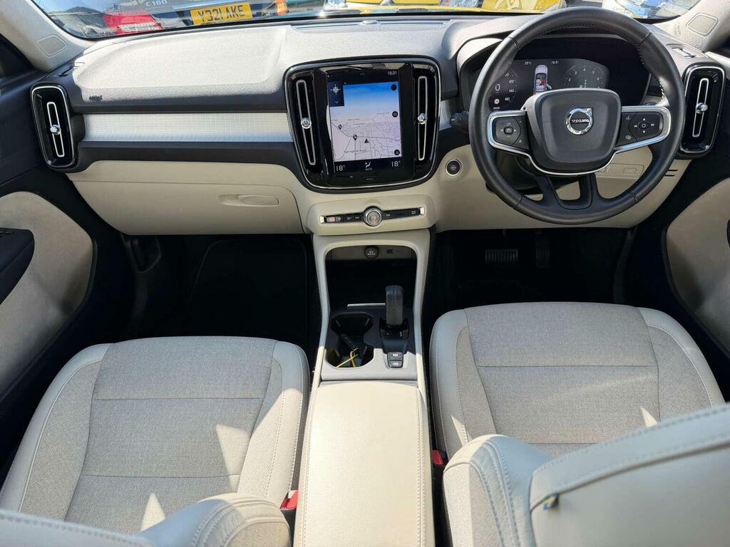 Volvo XC40 2.0 T4 Momentum Awd Geartronic Red #7