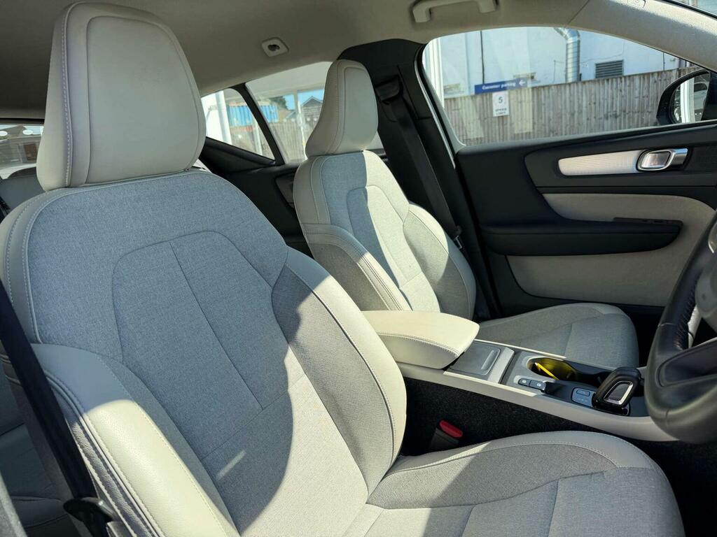 Volvo XC40 2.0 T4 Momentum Awd Geartronic Red #27