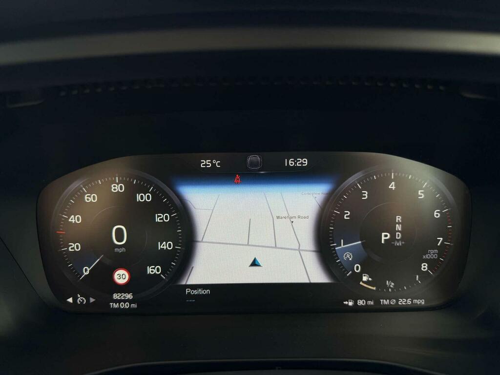 Volvo XC40 2.0 T4 Momentum Awd Geartronic Red #8