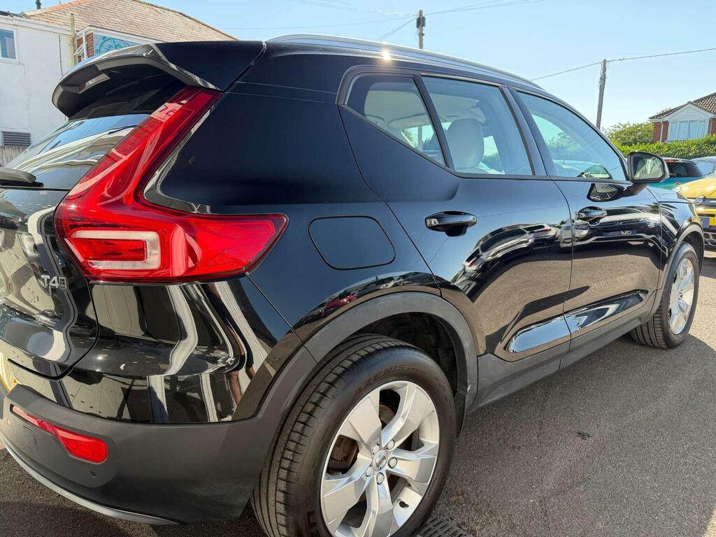 Volvo XC40 2.0 T4 Momentum Awd Geartronic Red #44