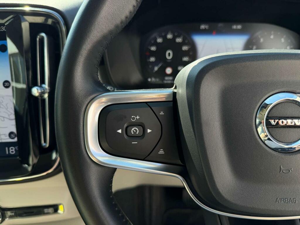 Volvo XC40 2.0 T4 Momentum Awd Euro 6 Ss Black #5
