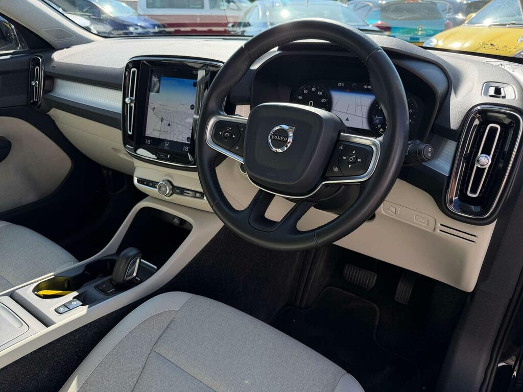 Volvo XC40 2.0 T4 Momentum Awd Euro 6 Ss Black #3