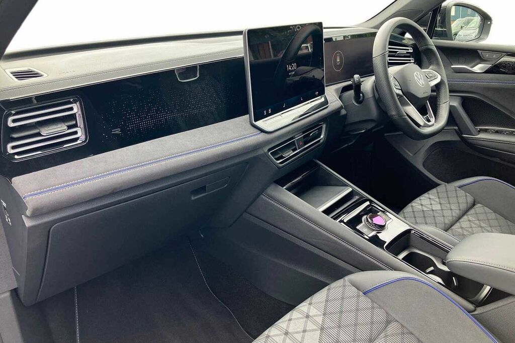 Volkswagen Tiguan 2.0 Tdi R-line Dsg KW75GWO Black #2