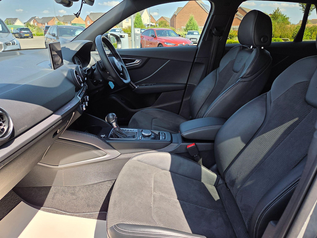 Audi SQ2 Sq2 Black Edition Tfsi Quattro Black #26