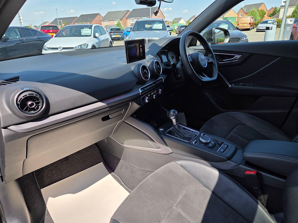 Audi SQ2 Sq2 Black Edition Tfsi Quattro Black #24