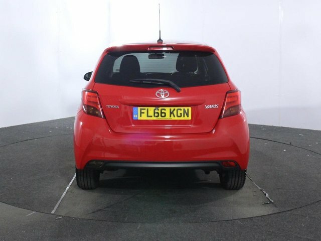 Toyota Yaris 1.33 Dual Vvt-i Design Hatchback FL66KGN Red #6
