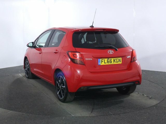 Toyota Yaris 1.33 Dual Vvt-i Design Hatchback FL66KGN Red #5