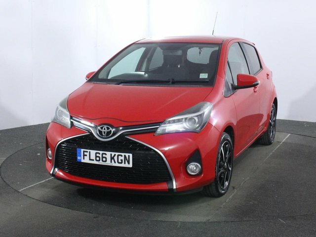 Toyota Yaris 1.33 Dual Vvt-i Design Hatchback FL66KGN Red #3