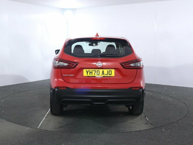 Nissan Qashqai 1.3 Dig-t Acenta Premium Suv Eur YH70AJO Red #6