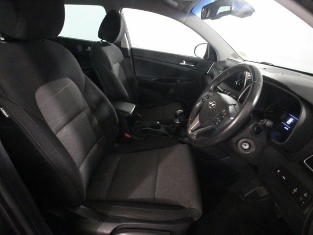Hyundai Tucson 1.6 Gdi Se Nav Suv Euro 6 Ss Grey #9