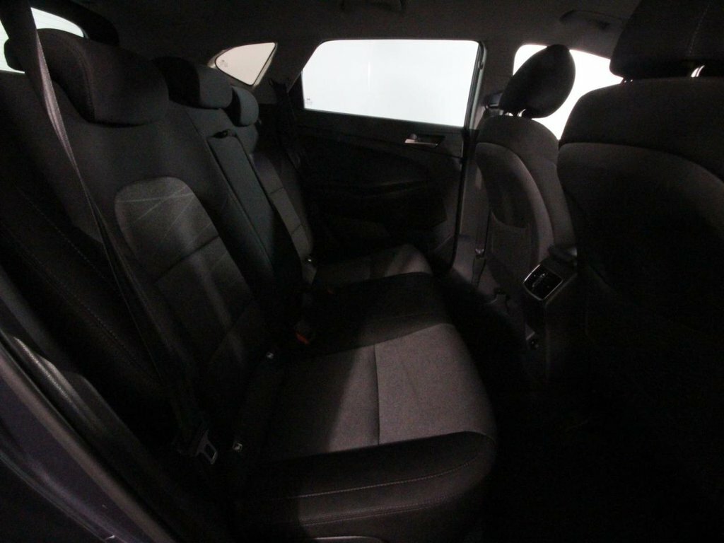 Hyundai Tucson 1.6 Gdi Se Nav Suv Euro 6 Ss Grey #35