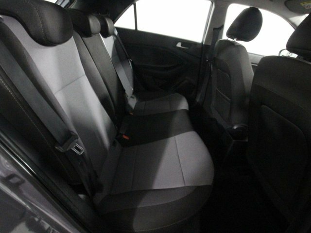 Hyundai I20 1.2L Mpi Se One Years Warranty Included White #16
