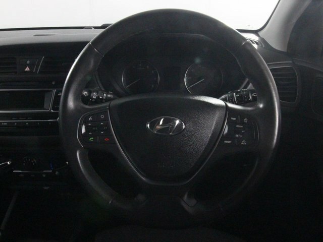 Hyundai I20 1.2L Mpi Se One Years Warranty Included White #14