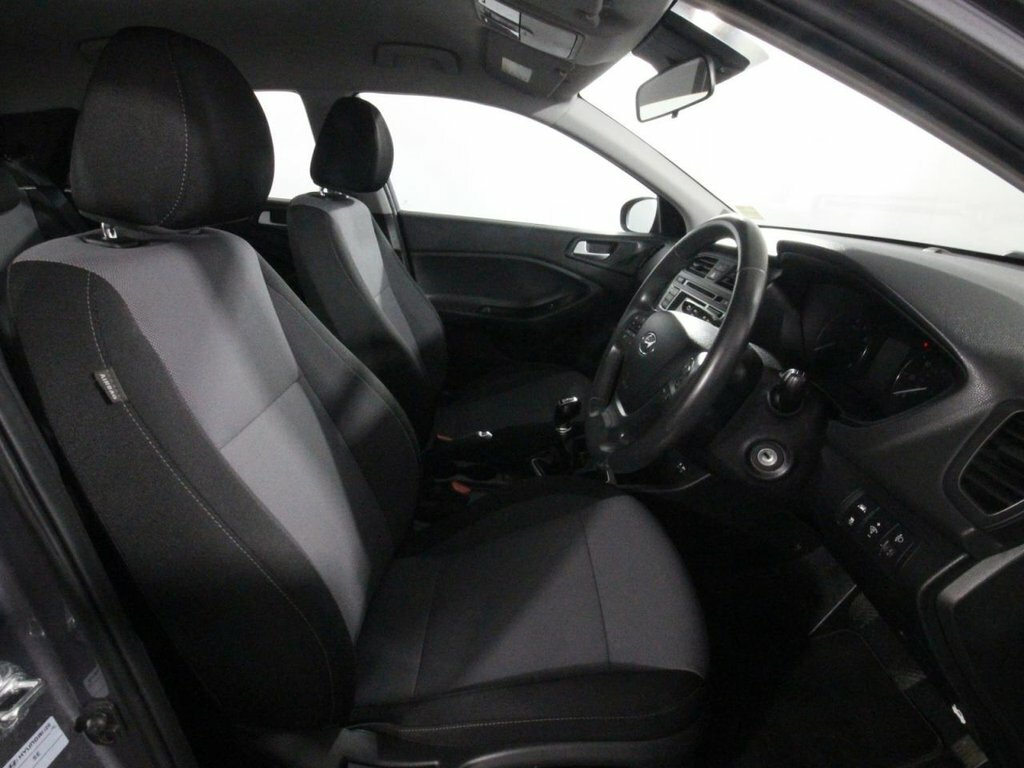 Hyundai I20 1.2L Mpi Se One Years Warranty Included White #27