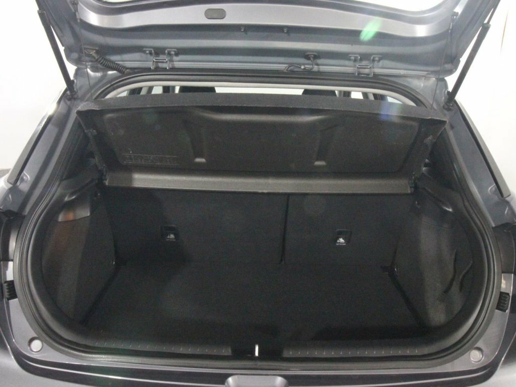 Hyundai I20 1.2L Mpi Se One Years Warranty Included White #35